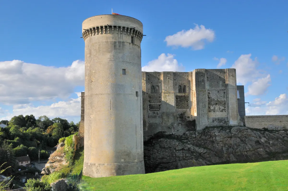 Châteaux en famille autour de Caen : de 24 € à 51 € pour la même sortie à quatre