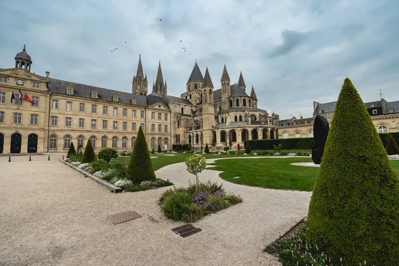 Cinéma en plein air à Caen été 2026 : où voir des films gratuits, du Mémorial aux quartiers