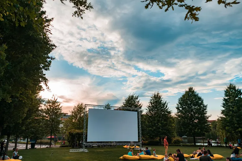 Cinéma en plein air à Lyon été 2026 : Institut Lumière (L'Été en cinémascope, 30 ans), Place d'Ainay 15–18 juillet gratuit