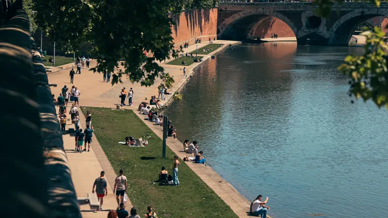Cinéma en plein air à Toulouse été 2026 : Ciné Sous les Étoiles du 8 juillet au 9 septembre, 20+ séances gratuites dans les parcs