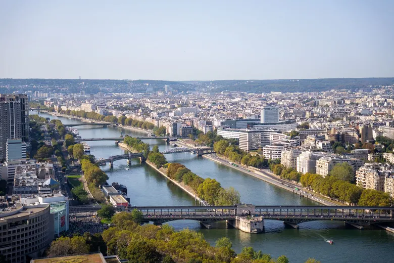 Idées de sorties en famille pour ce week-end en Île-de-France : Vincennes, Versailles, Fontainebleau et événements été 2026