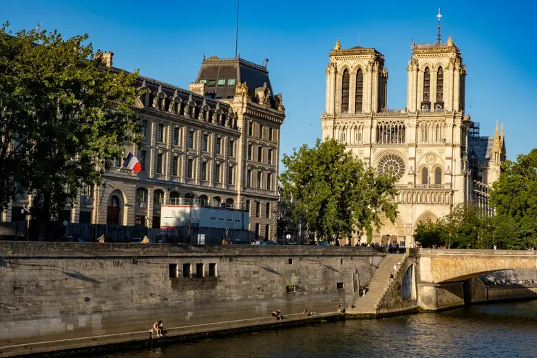 Paris Plages 2026 — Rives de Seine, Villette & Canal Saint-Martin : Sites, Baignades & Guide Pratique