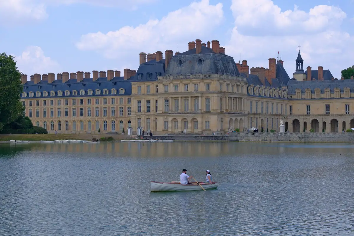 Que faire à Fontainebleau en famille : cours et jardins du château gratuits toute l'année