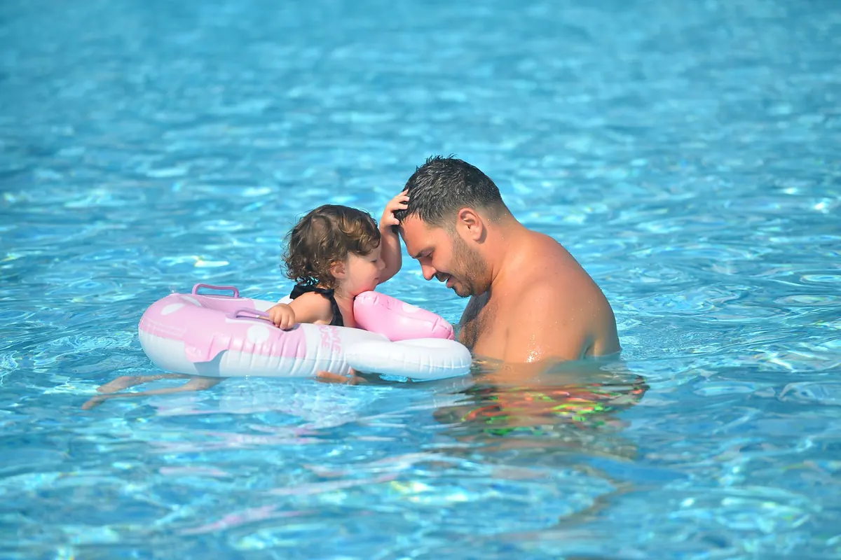 Sortie avec bébé à Bordeaux : la Parentèle gratuite et trois pataugeoires à 31 °C