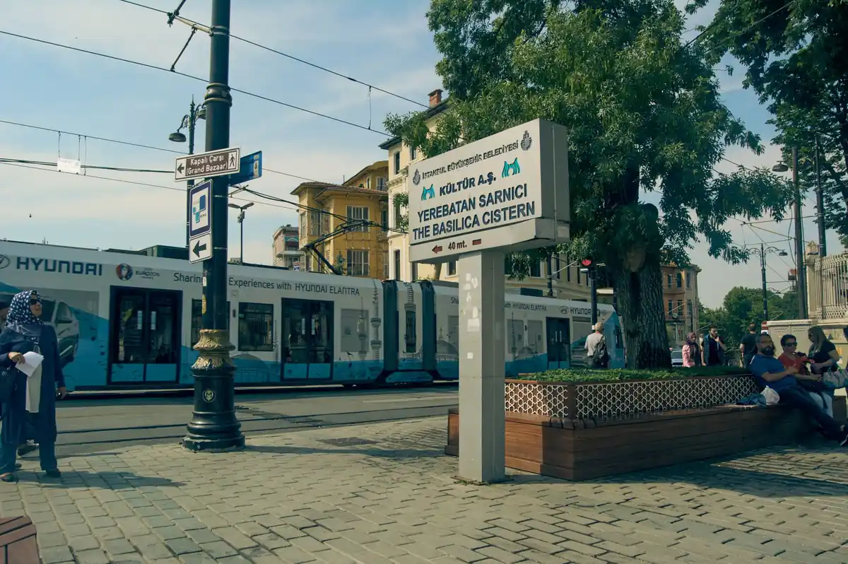 Sortie avec bébé à Montpellier : tram gratuit avant 4 ans et Bébés lecteurs gratuits