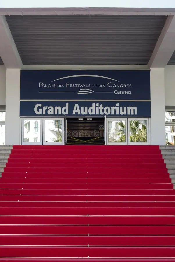 L'escalier principal et l'entrée du Grand Auditorium du Palais des Festivals de Cannes